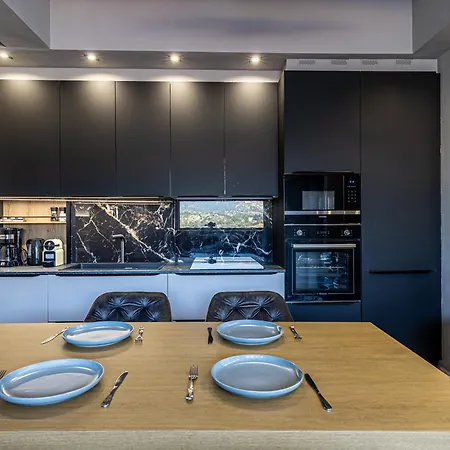 Designer's Penthouse, View! + Car Offer شقة أرغوستولي