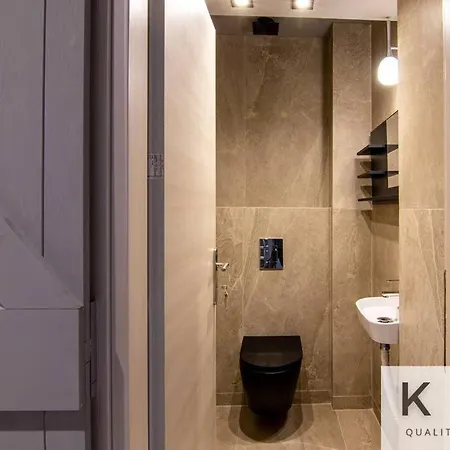 Apartment Designer's Penthouse, View! + Car Offer